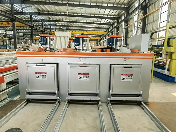 China Qiangwei three-chamber mold furnace