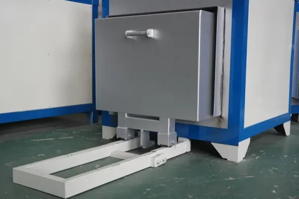 Advantages of energy-saving infrared mold heating furnace equipment