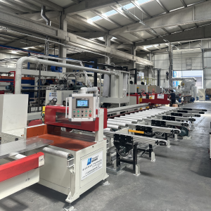 Aluminum profile saw and sawdust recovery system